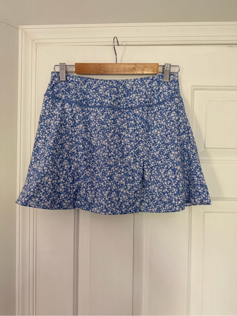 Tuckernuck x Cameron Eubanks blue and white athletic skort - Picture 3 of 6